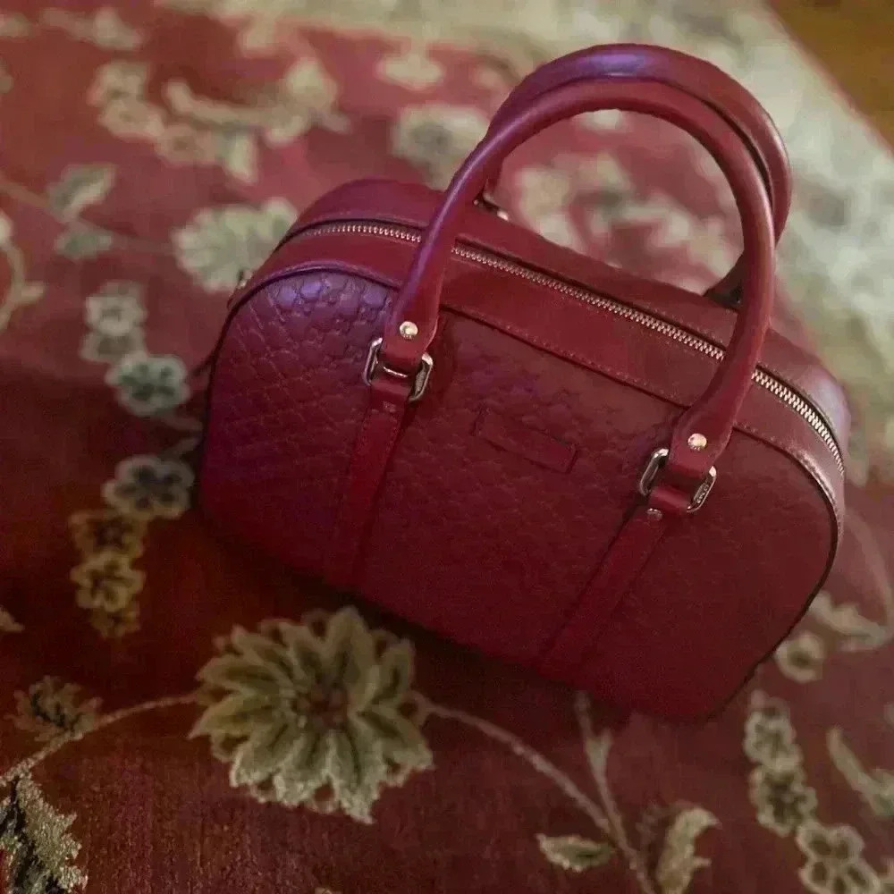 RED GUCCI MICROGUCCISSIMA SMALL LEATHER CROSSBODY BAG - Picture 7 of 16